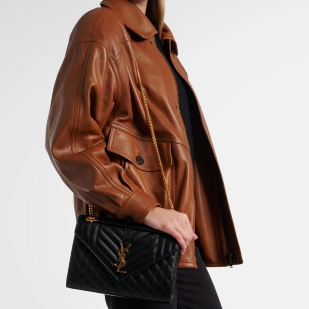 Saint Laurent Envelope Medium In Quilted Grain De Poudre Embossed Leather Black Gold 24Cm 600185BOW911000