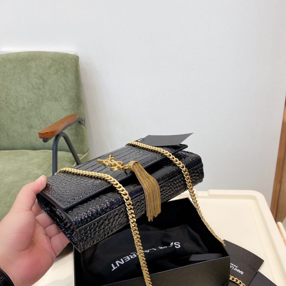 Saint Laurent Kate Shoulder Bag Black 24Cm 354119DND0J1000