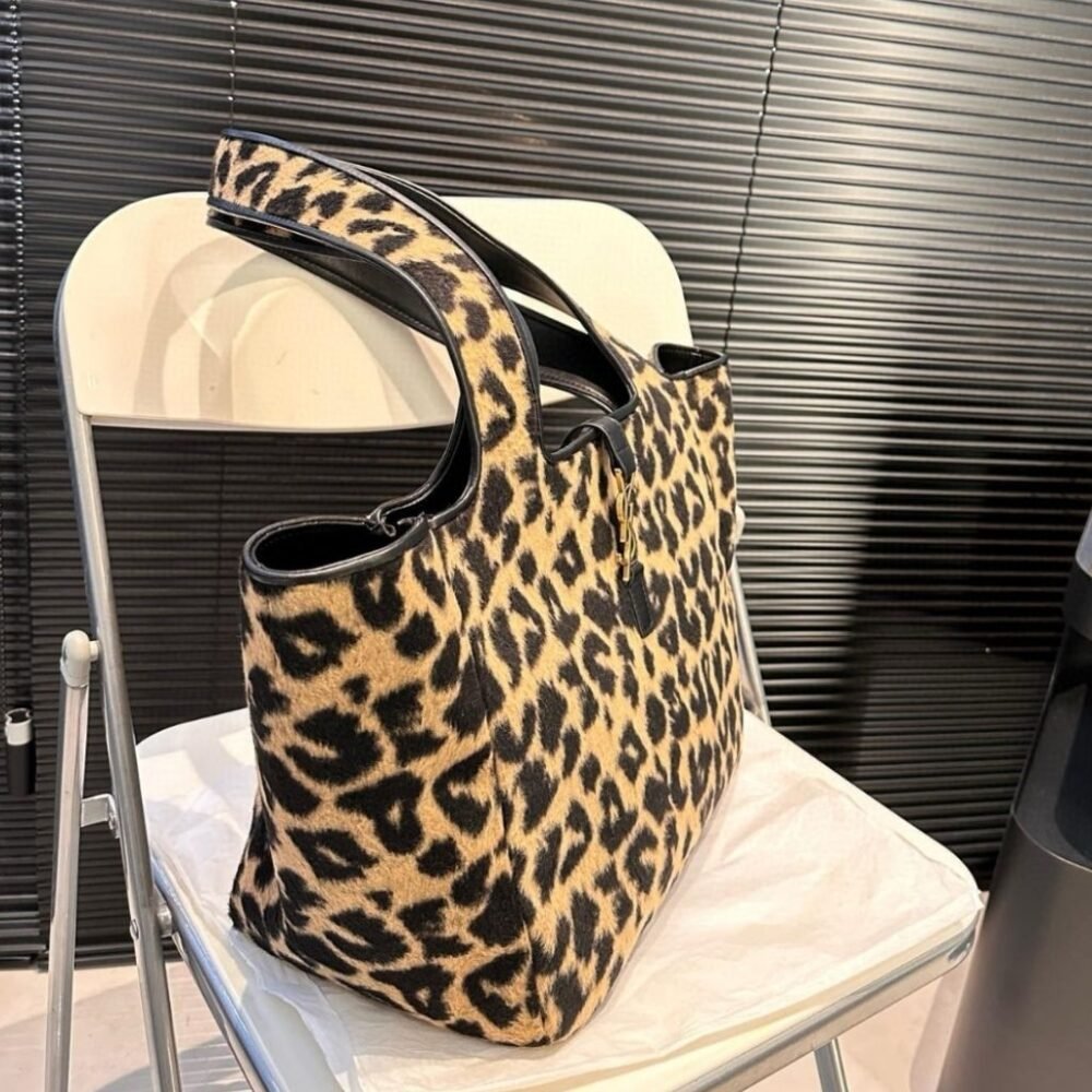 Saint Laurent Le 5 À 7 Bea In Leopard 31cm 763435AAD0N2063
