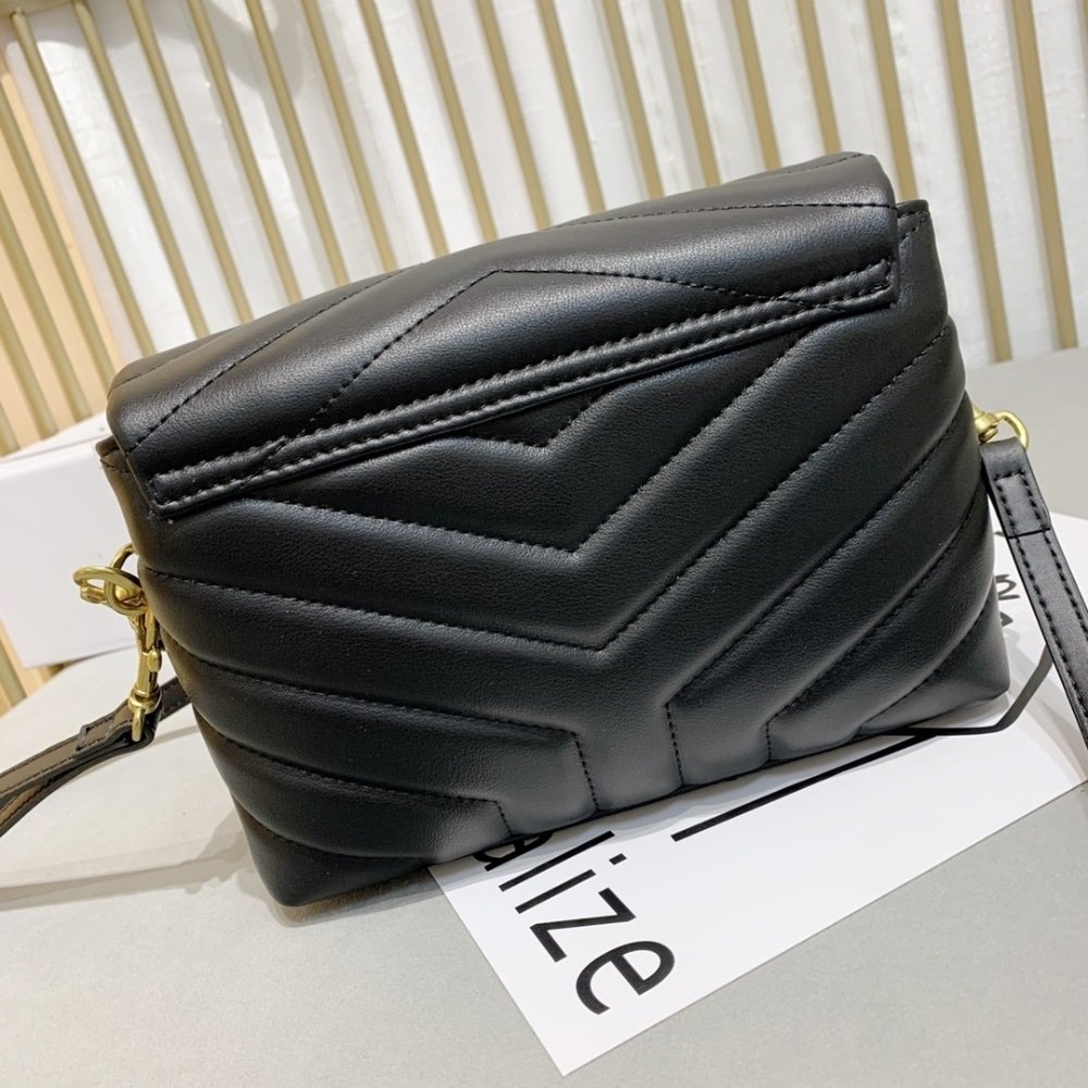 Saint Laurent Loulou Toy Shoulder Bag Black 20Cm 678401DV7071000
