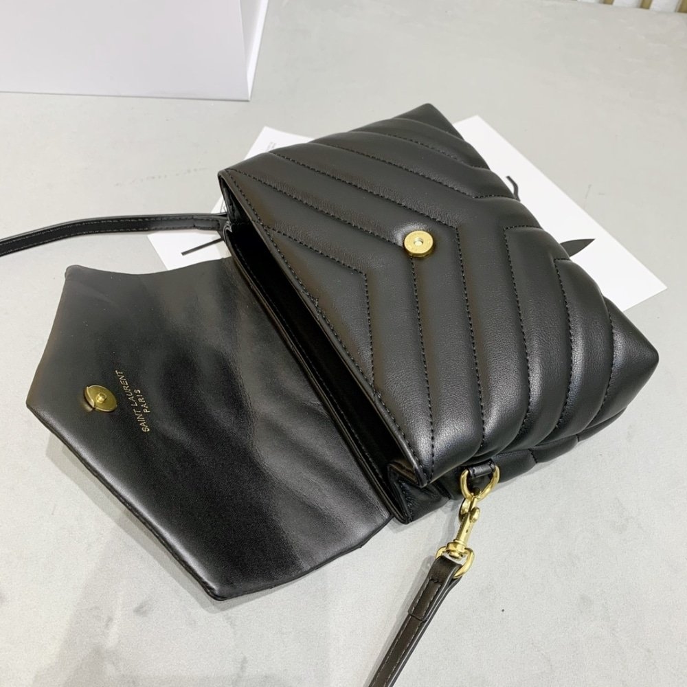 Saint Laurent Loulou Toy Shoulder Bag Black 20Cm 678401DV7071000