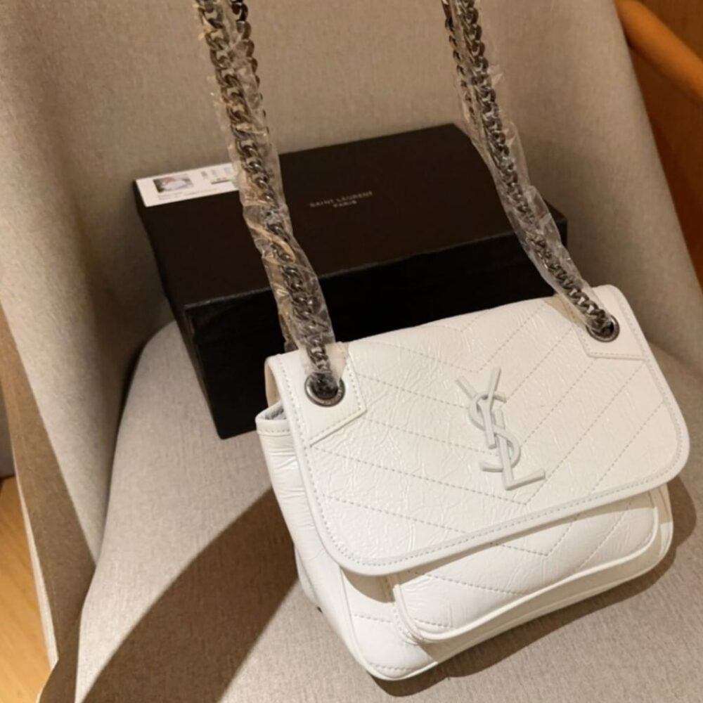 Saint Laurent Niki Baby In Vintage White 21Cm 6331600EN049207