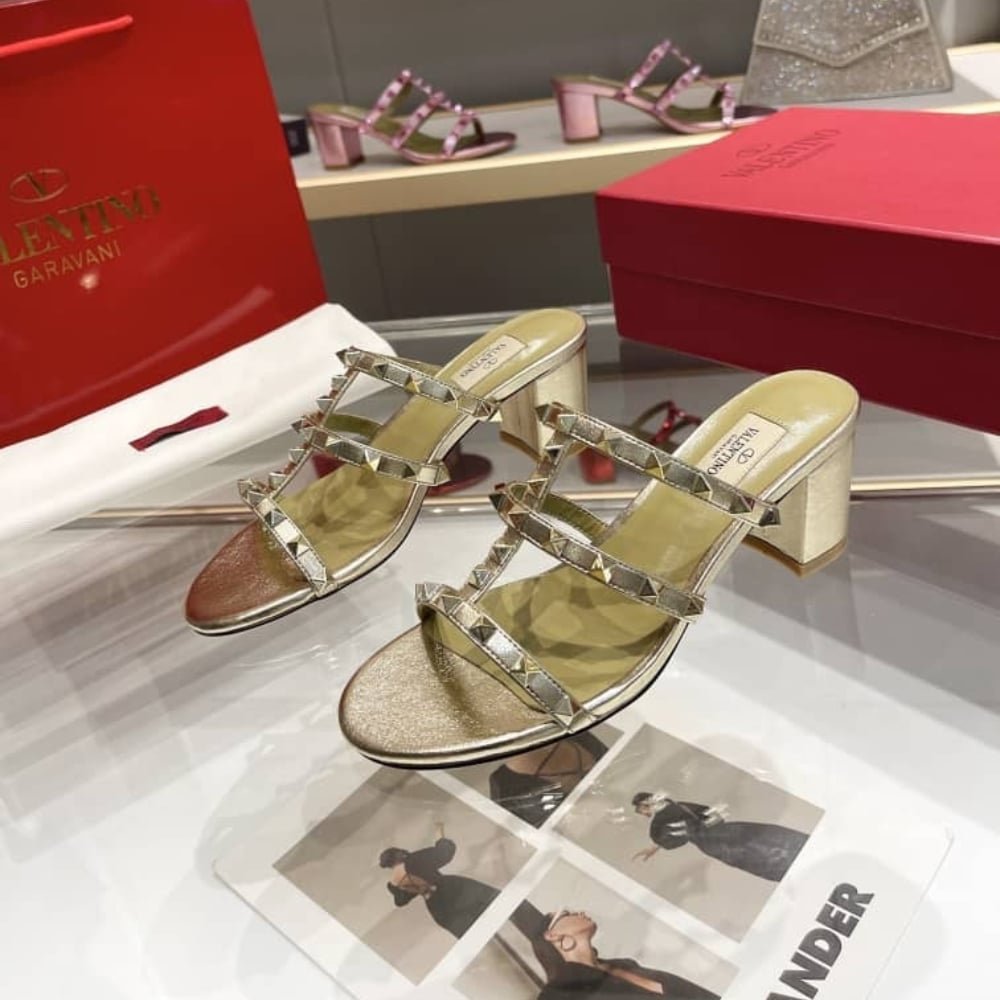Valentino Garavani Rockstud Slide Sandal In Laminated Nappa Gold 60mm 6W2S0C47QKH I8M