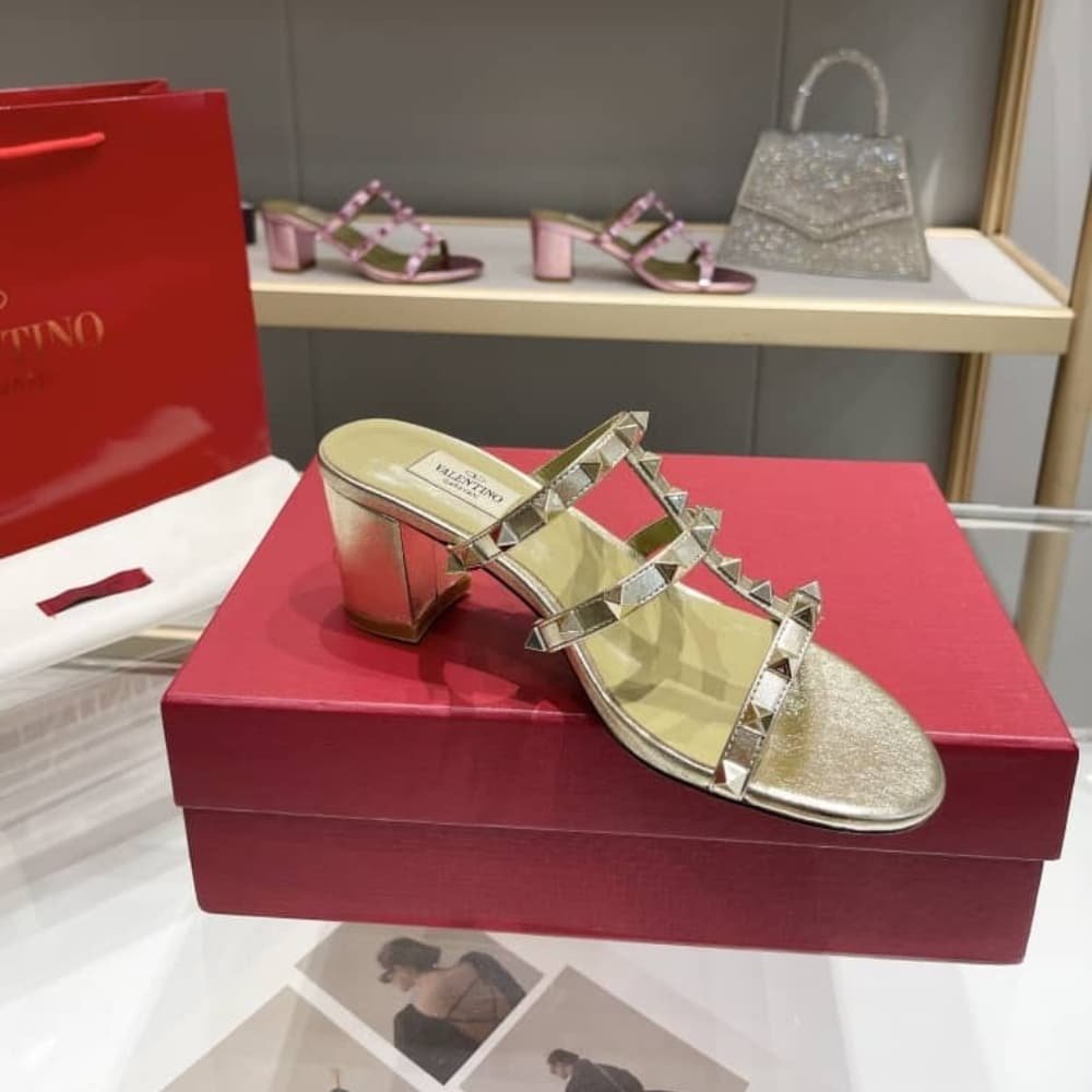Valentino Garavani Rockstud Slide Sandal In Laminated Nappa Gold 60mm 6W2S0C47QKH I8M