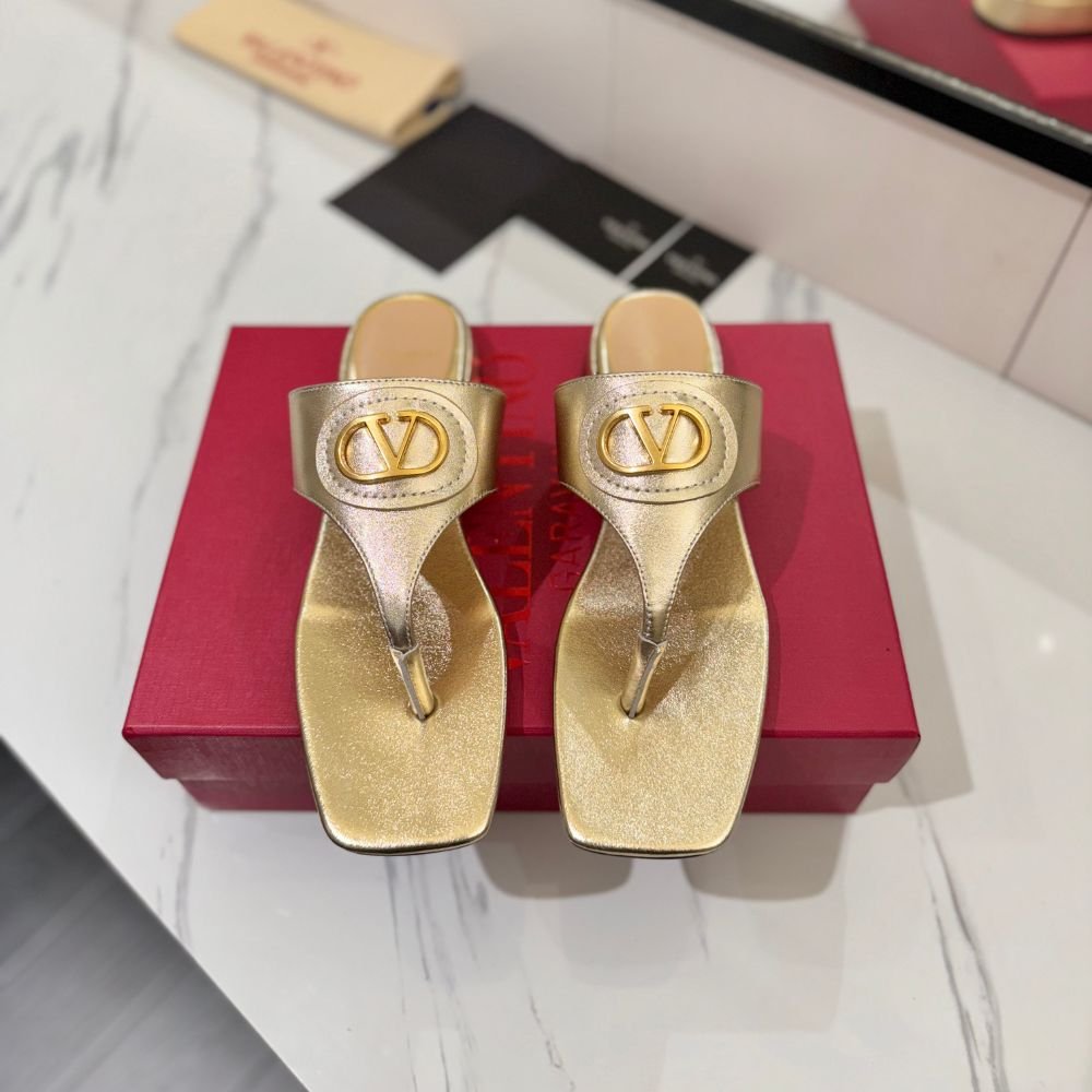 Valentino Garavani Vlogo Signature Thong Sandals Gold P01000649