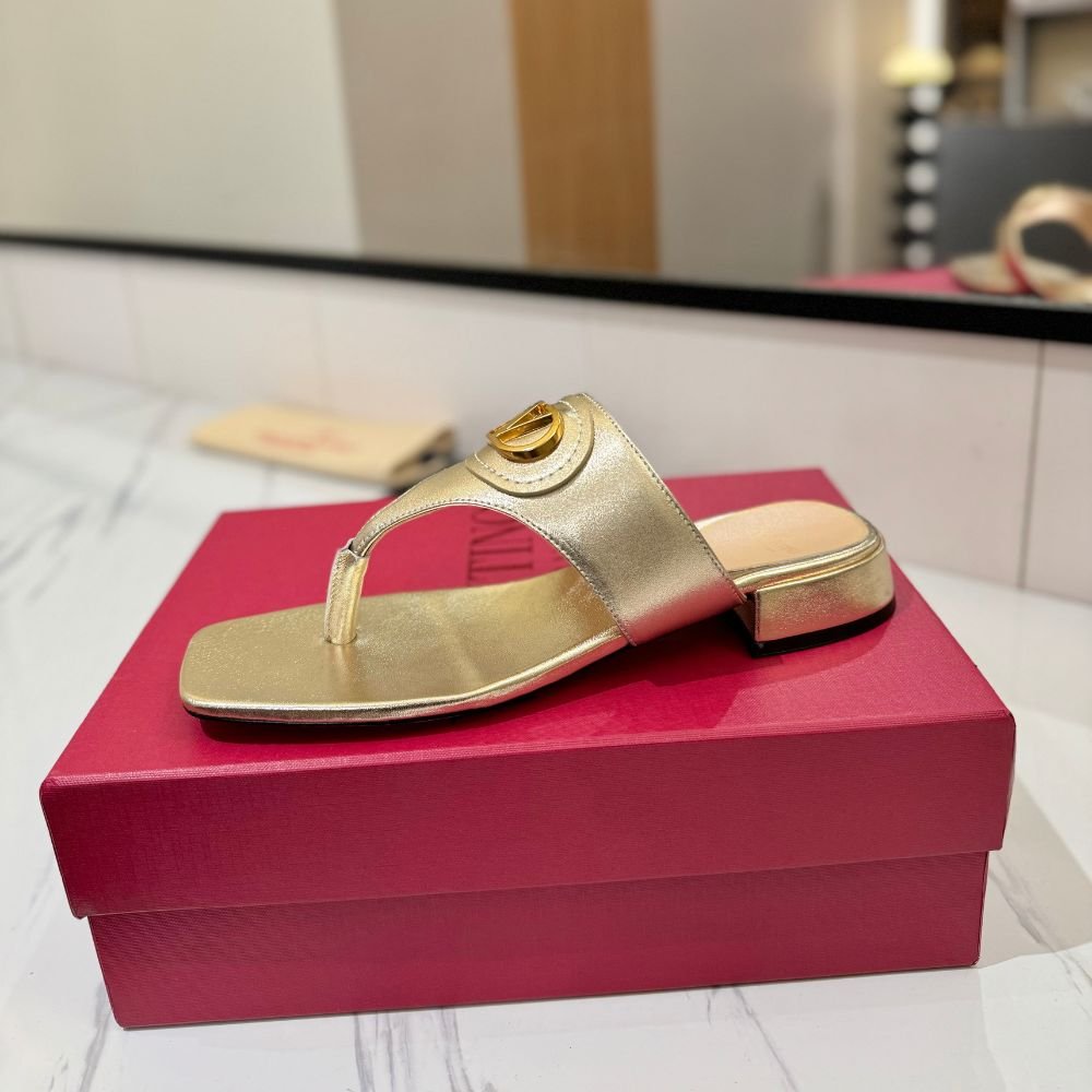 Valentino Garavani Vlogo Signature Thong Sandals Gold P01000649