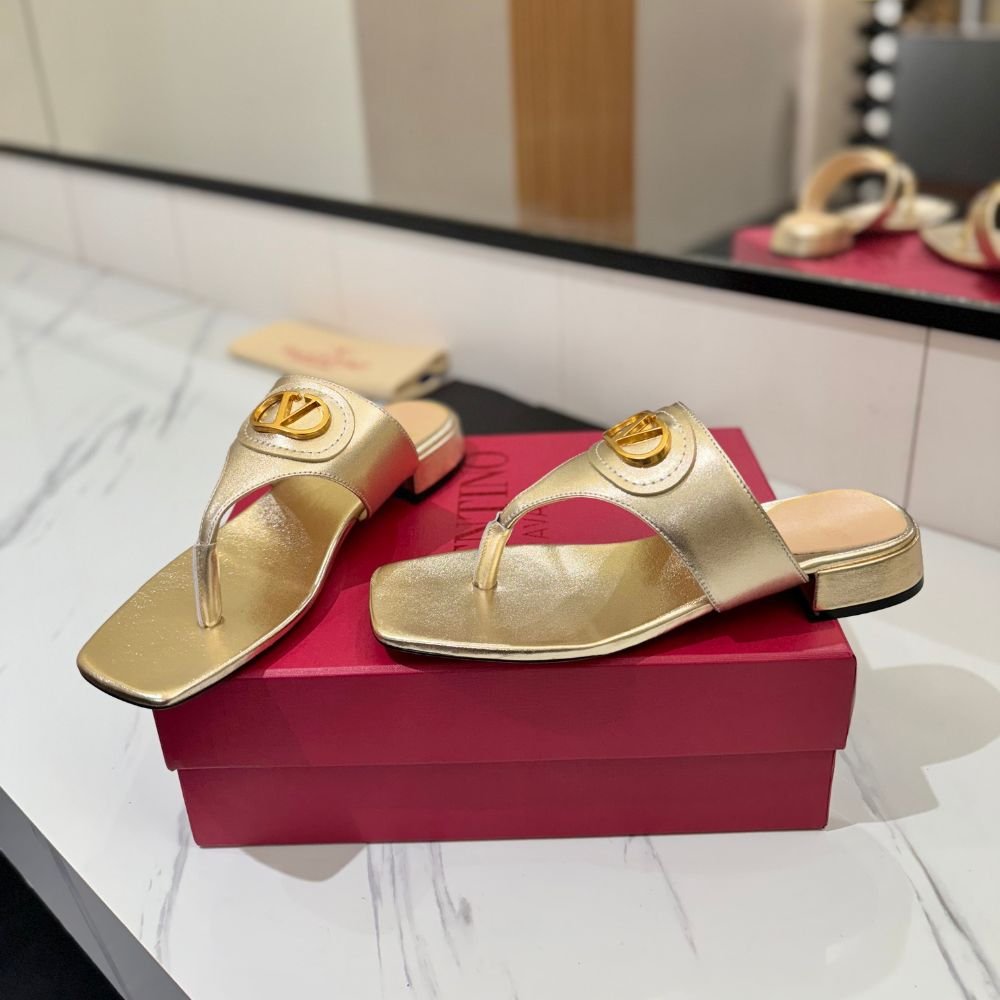 Valentino Garavani Vlogo Signature Thong Sandals Gold P01000649