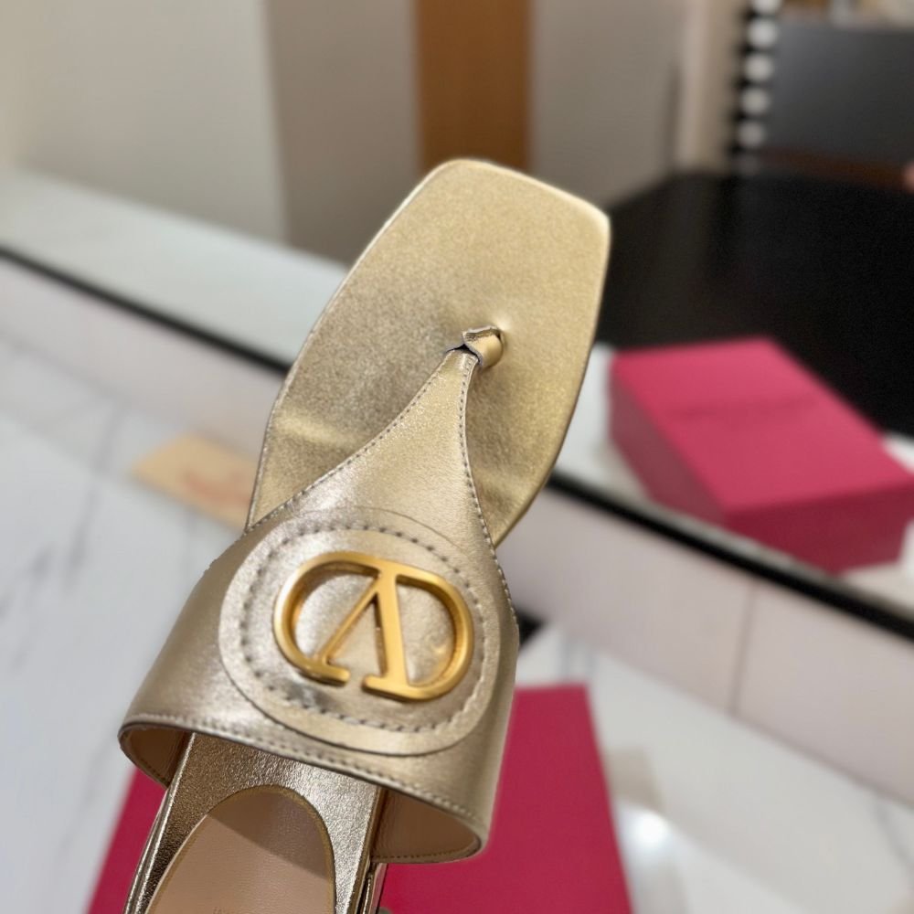 Valentino Garavani Vlogo Signature Thong Sandals Gold P01000649